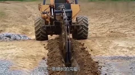 挖掘机如何挖沟（快来看看）