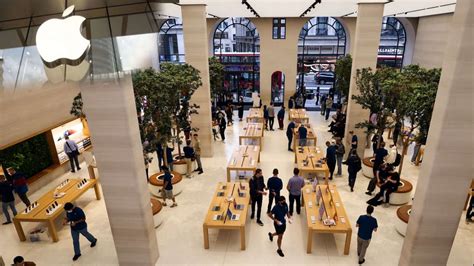 Apple Store Employees : ఆపిల్ స్టోర్ ఉద్యోగులు గంటకు ఎంత ...