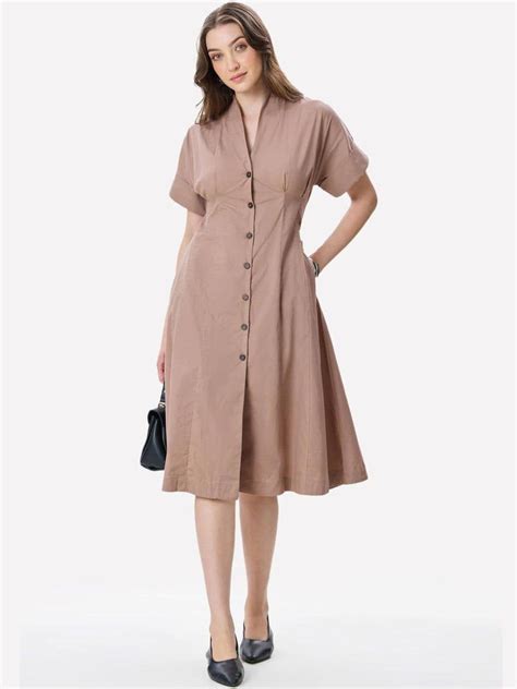 Elegant frocks for women to upgrade everyday style on Myntra