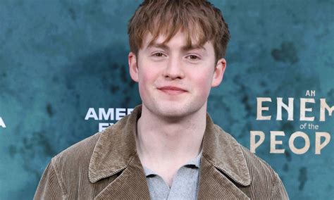 Rachel Zegler sternly addresses Kit Connor romance rumours