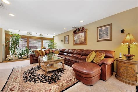5 Oak Brook Ln, Merrick, NY 11566 | Homes.com