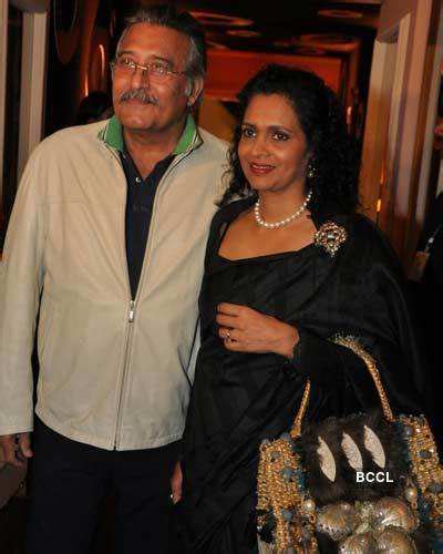 Kabir with daughter Pooja Bedi during a party hosted for Manoviraj ...