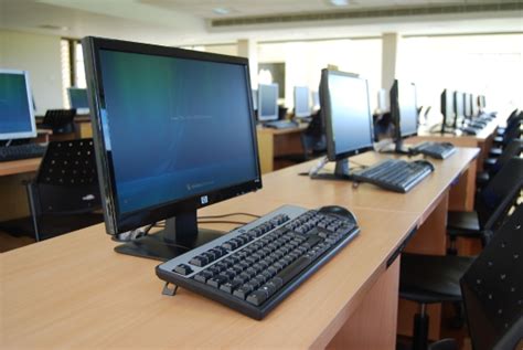 Computer Laboratories 的图像结果