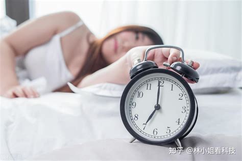 对照这张各年龄段睡眠时间表，你的孩子睡够了没？