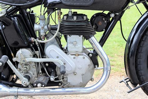 Lot 107 - 1943 Norton 16H