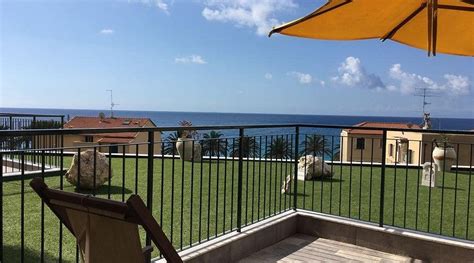 HOTEL & RESIDENCE HOLIDAY - VARIGOTTI (Finale Ligure) - Hotel Reviews ...