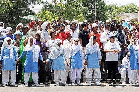 Followers of Nirankari Sant Baba Hardev Singh take part in his funeral ...