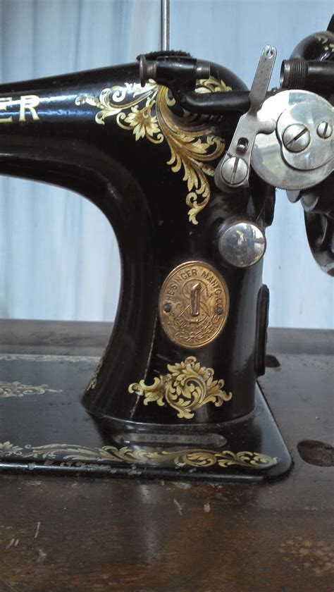 Image result for Machine Singer Ancienne Prix