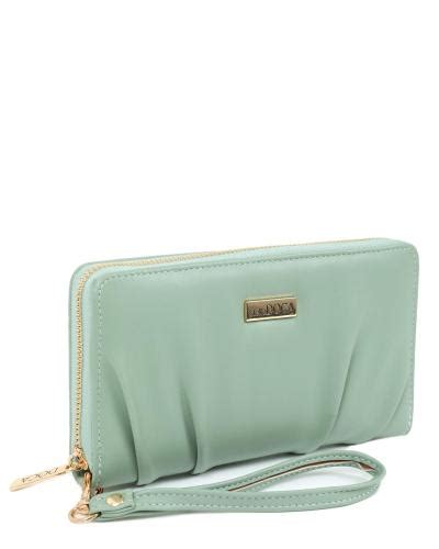 Women's Bags - Shoes - Accesories - Clothes