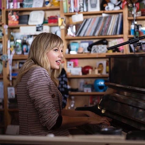 Taylor Swift // Tiny Desk Concert in 2020 | Taylor swift pictures ...
