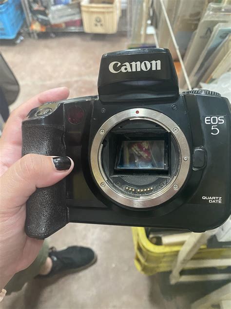 Hello! I bought this untested Canon EOS 5 for 4.40 USD in a surplus. I ...