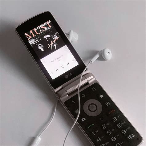 flip phone ; y2k aesthetic ; 2PM ‘Must’ ‘Make It’ | Flip phones, Flip ...