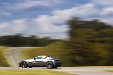 Aston Martin V8 Vantage With Manual Transmission Coming In 2019 - autoevolution