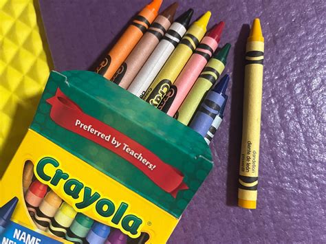 Discontinued Unused Crayola Crayon Box of 24 With Original Dandelion ...