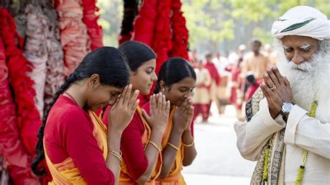 Sadhguru : திருமணமான தம்பதிகள் ருத்ராட்சம் அணியலாமா? சத்குரு பதில் ...