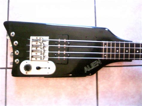 Alien Bass Station 的图像结果