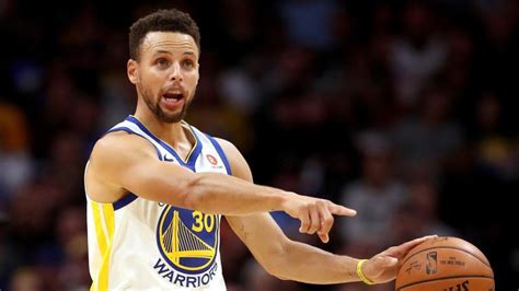 Curry se convierte en profesor de baloncesto a través de Internet
