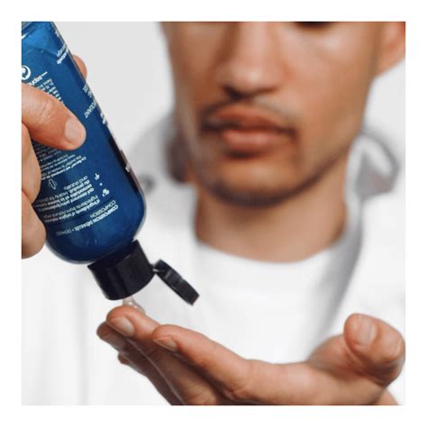Men Exfoliating Cleansing Gel • 200ml