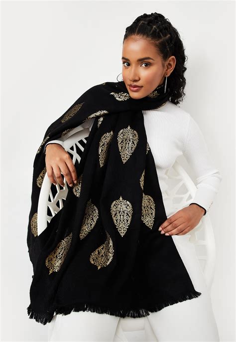 Buy Winter Accessories for Women Online in India | Max Fashion