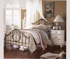 Small Vintage Bedroom by Vintage Bedroom Ideas For Small Room Or Extensive Room Small Vintage Bedroom