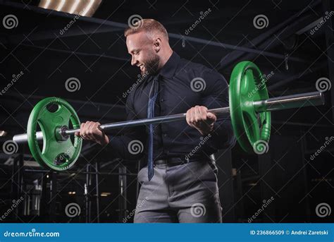 Muscle in Business Suit 的图像结果