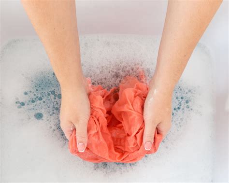 How to get blood out of clothes – remove fresh and old stains ...