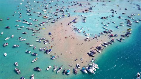 America's 10 Clearest Lakes Are Almost Otherworldly