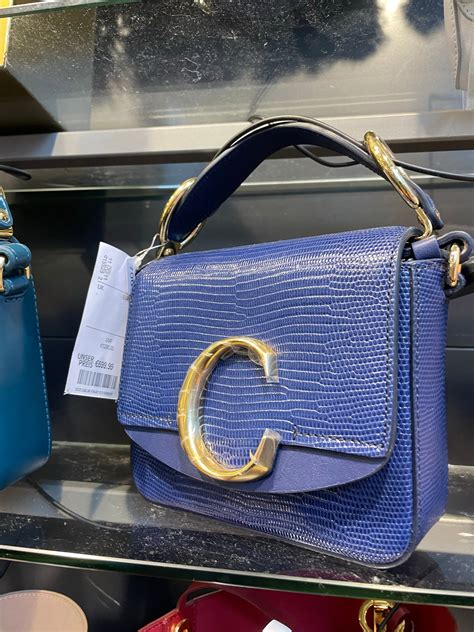 Wie het gegraai en de troep voor lief neemt, kan als ‘schatzoeker’ met wat moeite wel wat ...