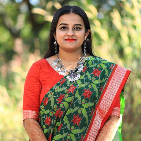 Buy Handloom Sarees From Vani Vrtti | LBB