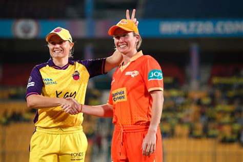 ‌WPL 2024 | Twitter reacts to umpire forgetting rules following Healy’s ...