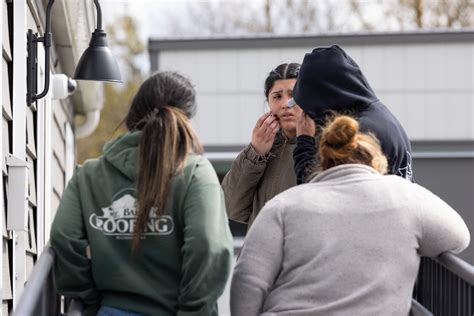 Update: 37 workers arrested at Mt. Baker Roofing in ICE raid Wednesday | Cascadia Daily News