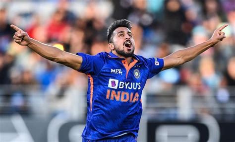 English, Hindi Broadcasters Create Confusion After Umran Malik’s ...