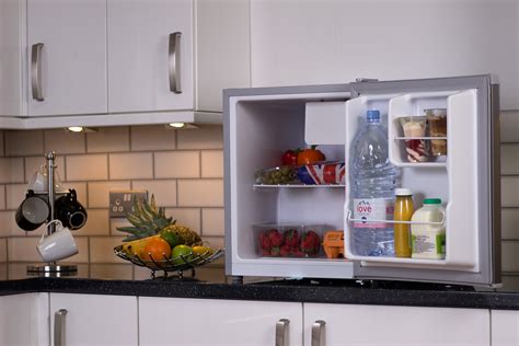 Buy Igenix IG6711 Table Top Fridge with 47 Litre Capacity, 4 Litre ...