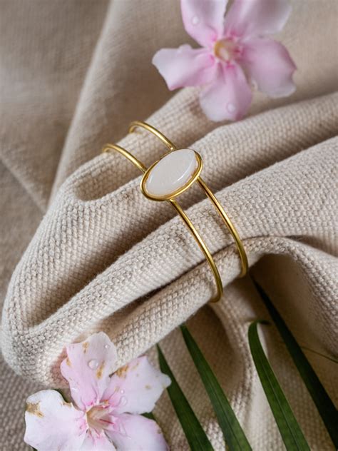 Ovula Brass Adjustable Bracelet (Anti Tarnish)