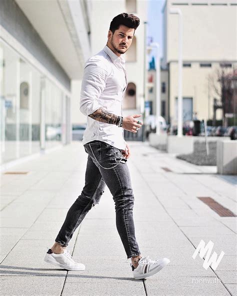 Spring combo / White shirt - grey jeans - white sneakers Thank you ...