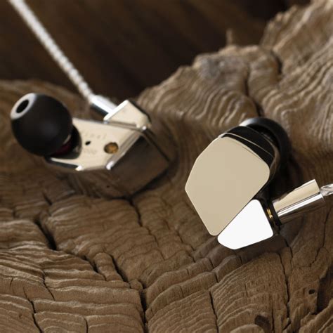 Final A8000 Dynamic Driver In-Ear Earphones Online