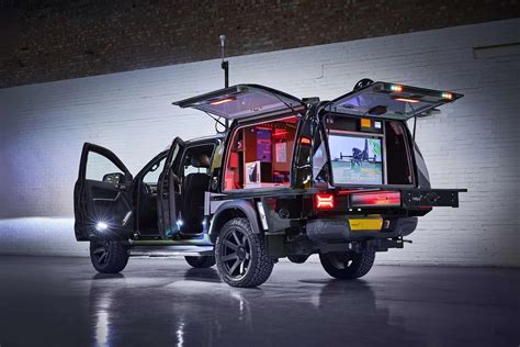 Will Ford's future pickup trucks feature UAV landing platforms?