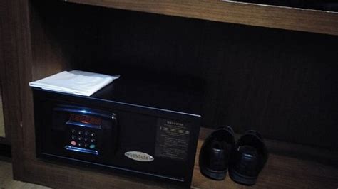 D'PRIMAHOTEL TANGERANG - Hotel Reviews, Photos, Rate Comparison ...