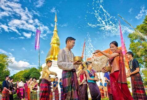 Thailand’s biggest festival Songkran | Travel Links thai festical songrkan