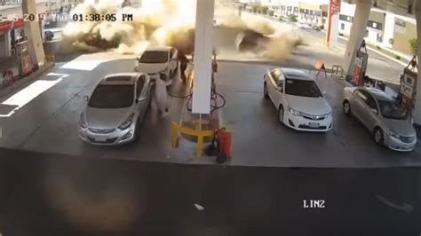 Exploding Gas Tanks 的图像结果
