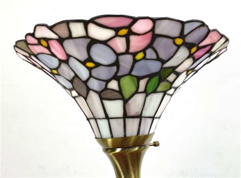 Lot - Traditional Stained Glass Torchiere Floor Lamp