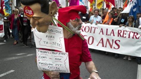 Unions and government dispute turnout on huge day of strikes