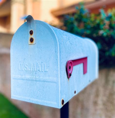 What’s the Difference Between Certified Mail vs. Registered Mail?