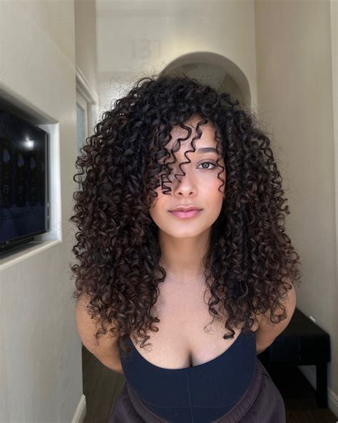 25 Best Curly Hairstyles For Women Over 40 | Fabbon