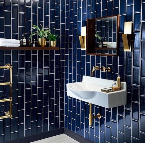 These navy blue tiles OMG | Ideias para casas de banho, Decoração do ...