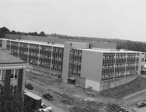 Construction of the Chemistry and Physics Building