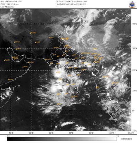 Weather forecast: నేడు అతి భారీ వర్ష సూచన. ఏపీలో కుమ్మేసే వర్షాలు ...