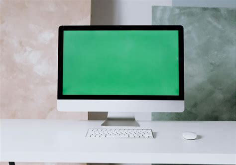 Computer Screen with Green Type 的图像结果