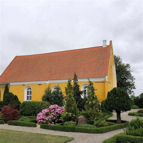 Birket Kirke, Torrig - Tripadvisor