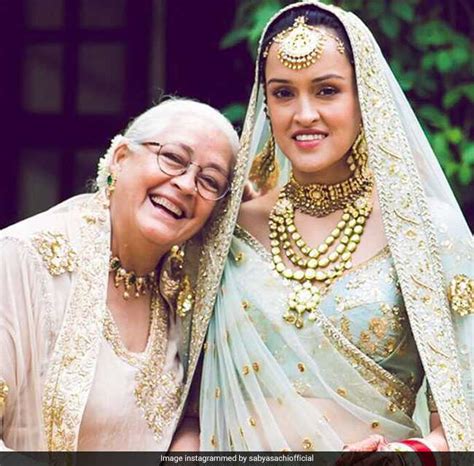 सब्यासाची मुखर्जी के 10 Facts: अनुष्का से दीपिका तक, जब इनके आउटफिट्स ...